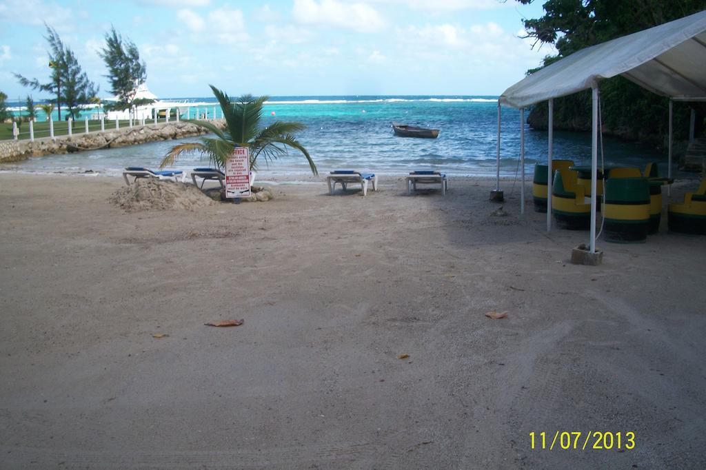 Tina'S Guest House Ocho Rios Exterior foto